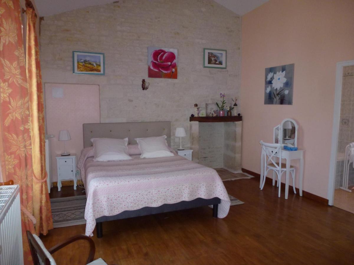 Le Logis De Faugerit Bed & Breakfast Frontenay-Rohan-Rohan Luaran gambar